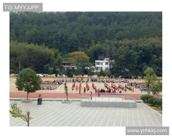 小学足球宝贝舞蹈精彩展示助力校园足球热潮引领孩子们快乐成长